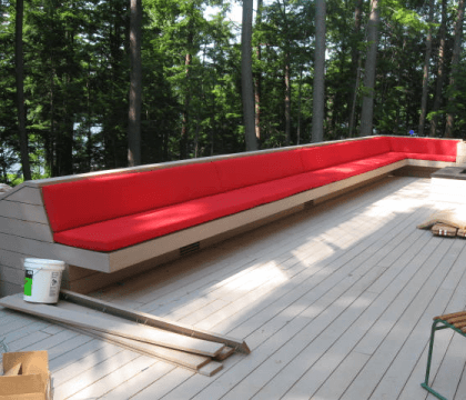 Dramatic, long outdoor upholstery.